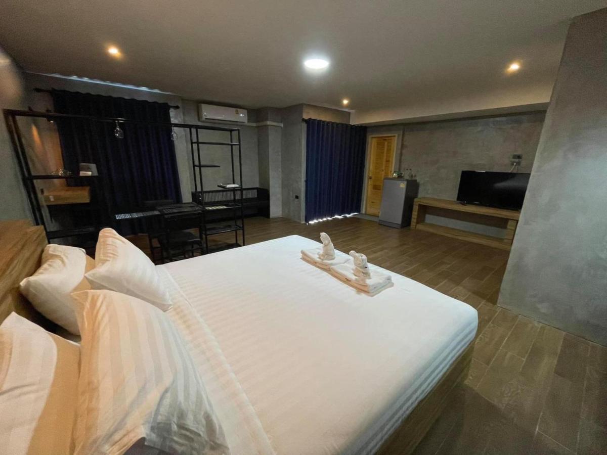 Rabbit Hotel Phimai Buitenkant foto